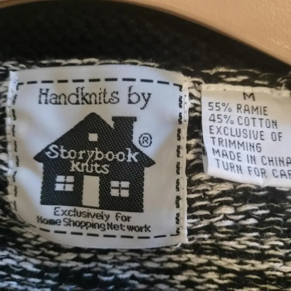 Handknits By Storybook Knits sweater Size M Women's Floral Cable Knit Cottgecore
